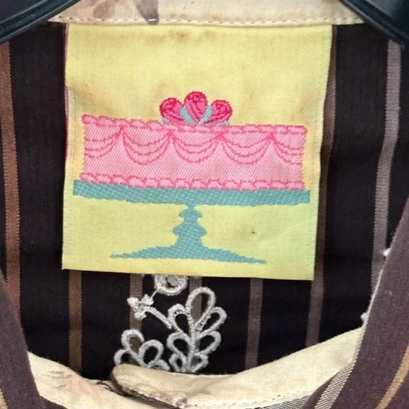 Floral Embroidered Brown Blouse - Picture 11 of 15